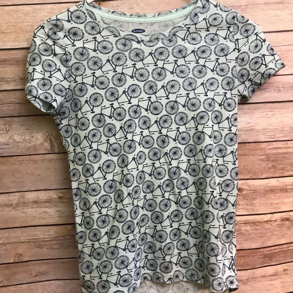 Old navy tee